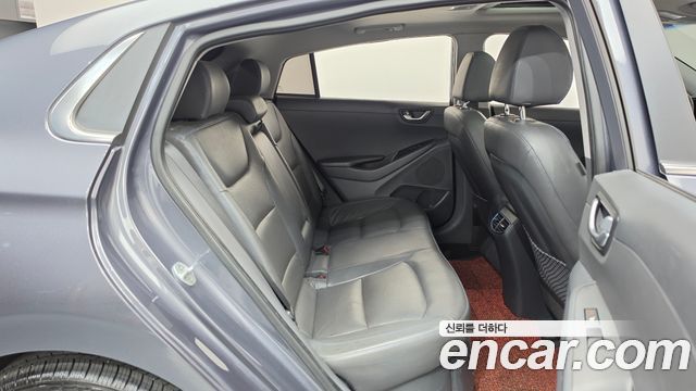 Hyundai Ioniq 2016 — photo 17
