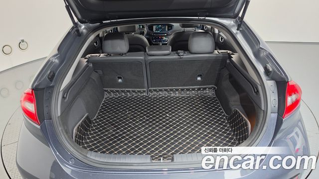 Hyundai Ioniq 2016 — photo 26