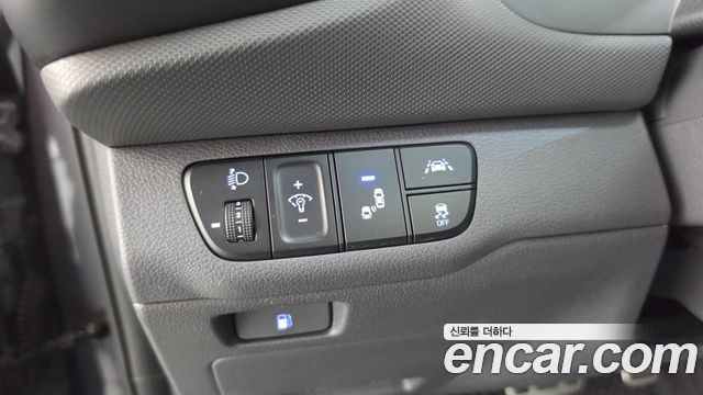 Hyundai Ioniq 2016 — photo 30