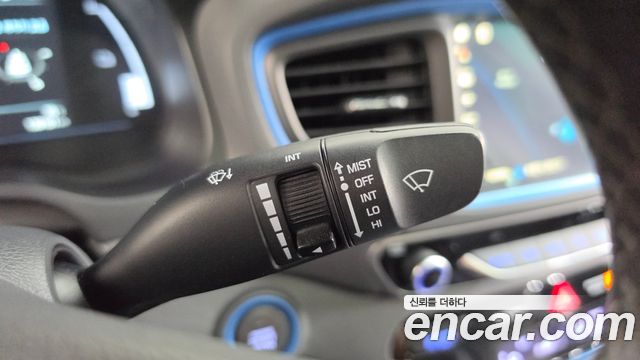 Hyundai Ioniq 2016 — photo 37
