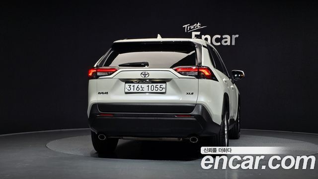 Toyota RAV4 2019 — photo 4
