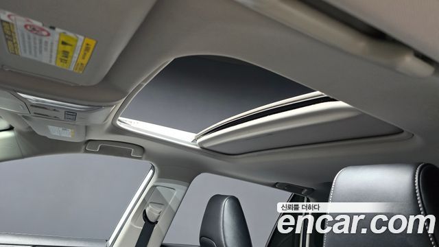 Toyota RAV4 2019 — photo 23