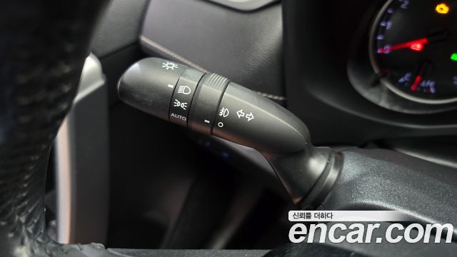Toyota RAV4 2019 — photo 25