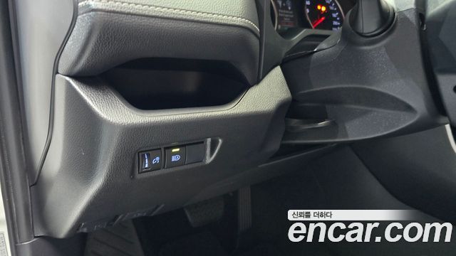 Toyota RAV4 2019 — photo 26