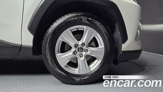 Toyota RAV4 2019 — photo 7