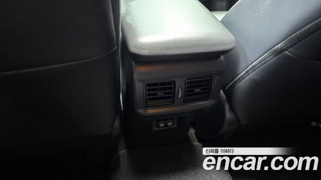 Toyota RAV4 2019 — photo 29