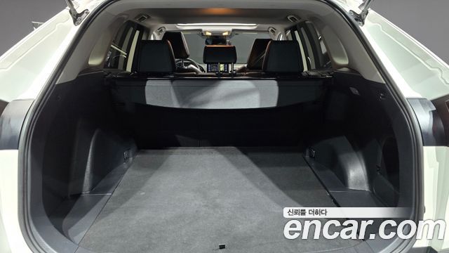 Toyota RAV4 2019 — photo 31