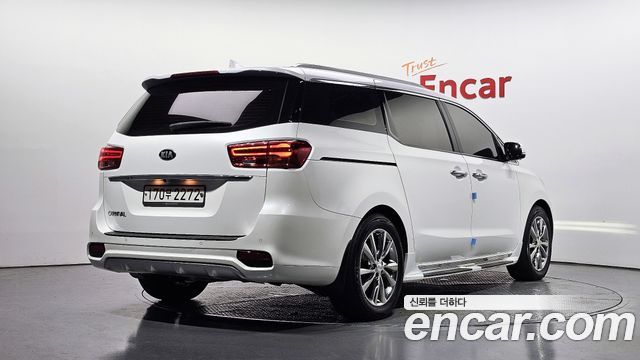 Kia Canival 2020 — photo 2