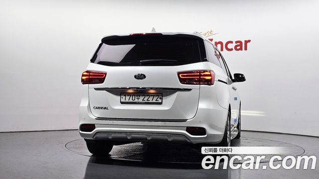 Kia Canival 2020 — photo 4