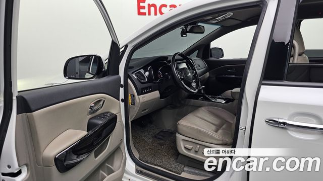 Kia Canival 2020 — photo 10