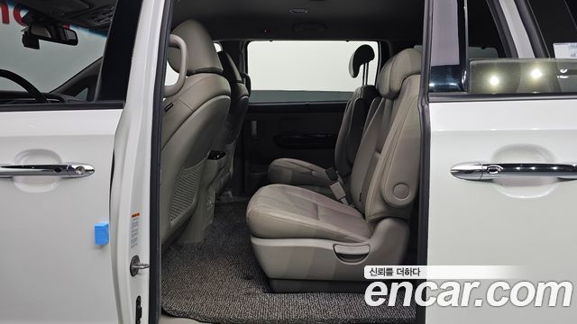 Kia Canival 2020 — photo 11