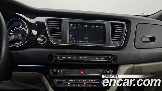 Kia Canival 2020 — photo 15