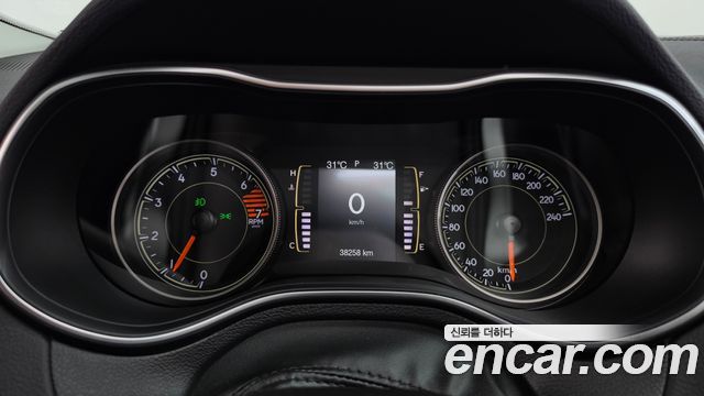 Jeep Cherokee 2019 — photo 11