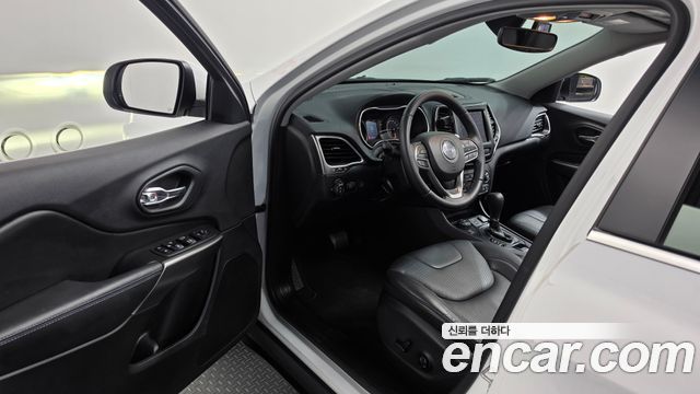 Jeep Cherokee 2019 — photo 13
