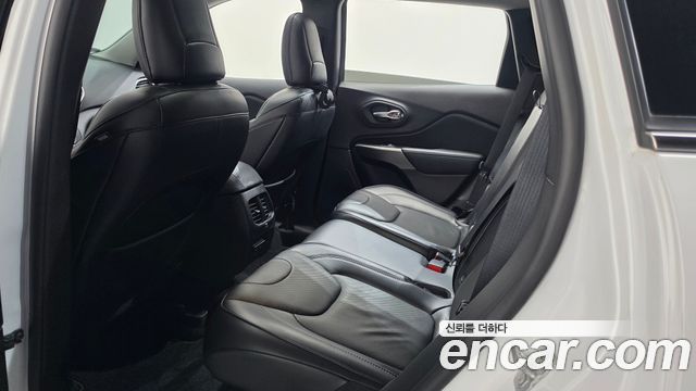 Jeep Cherokee 2019 — photo 25