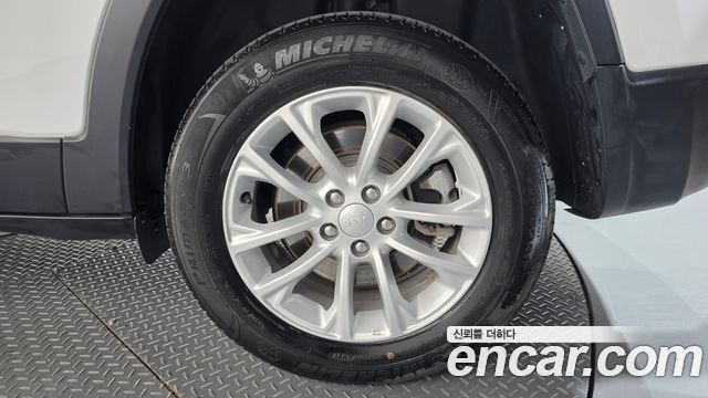 Jeep Cherokee 2019 — photo 7