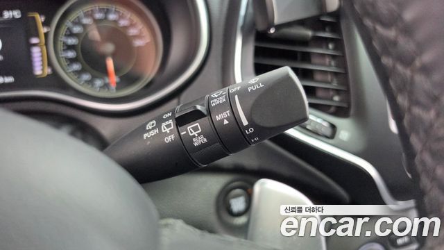 Jeep Cherokee 2019 — photo 28