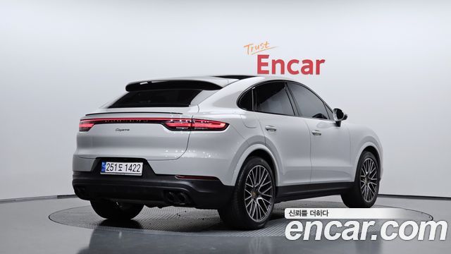 Porsche Cayenne 2022 — photo 2