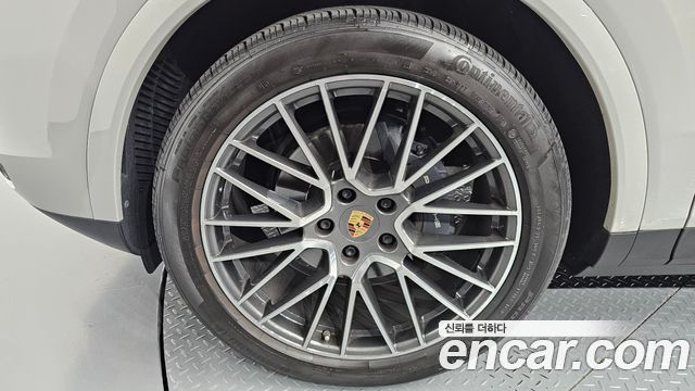 Porsche Cayenne 2022 — photo 5