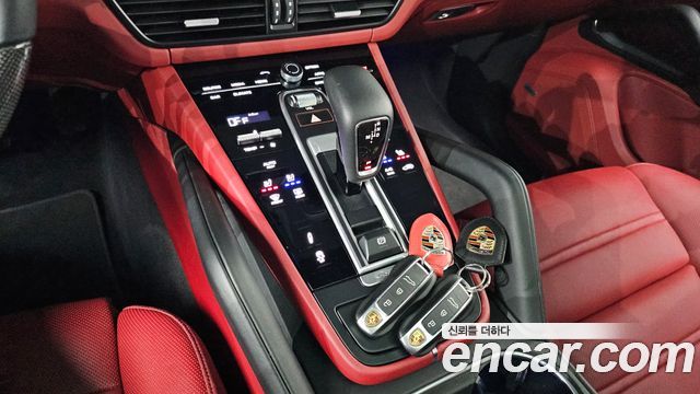 Porsche Cayenne 2022 — photo 12