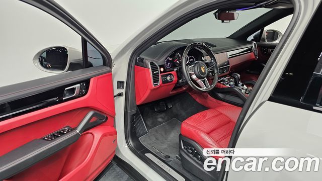 Porsche Cayenne 2022 — photo 13