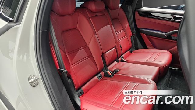 Porsche Cayenne 2022 — photo 17