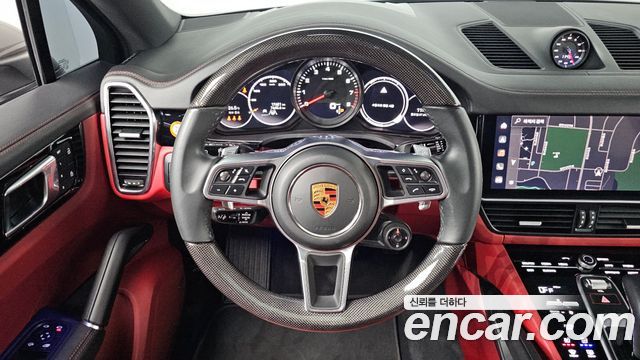 Porsche Cayenne 2022 — photo 19