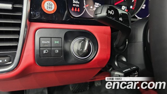 Porsche Cayenne 2022 — photo 21