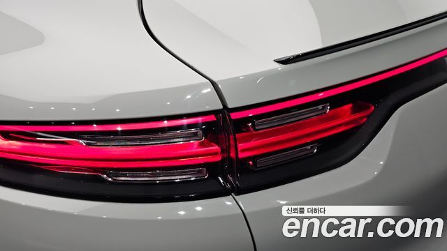 Porsche Cayenne 2022 — photo 9