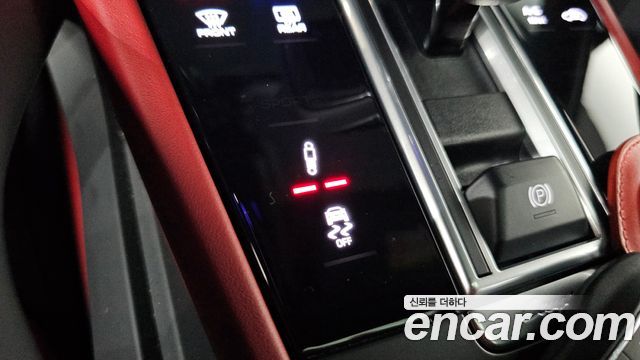Porsche Cayenne 2022 — photo 31