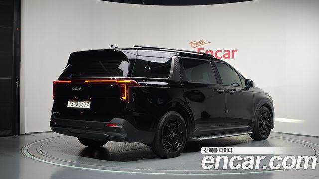 Kia Canival 2025 — photo 2
