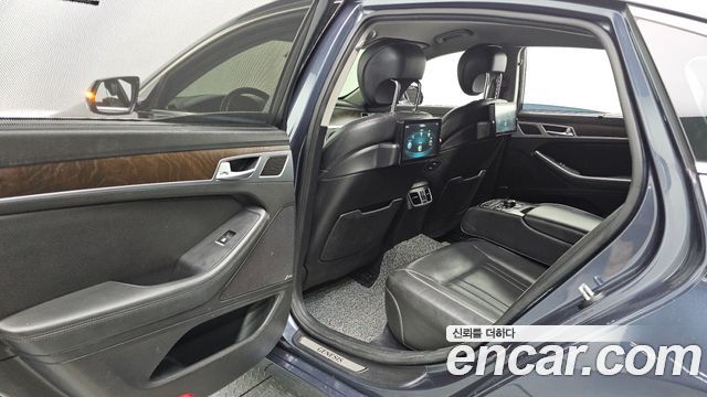 Hyundai Genesis 2016 — photo 16