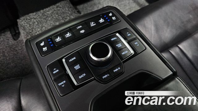 Hyundai Genesis 2016 — photo 28