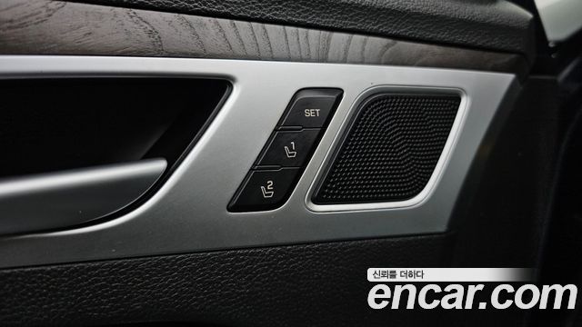 Hyundai Genesis 2016 — photo 29