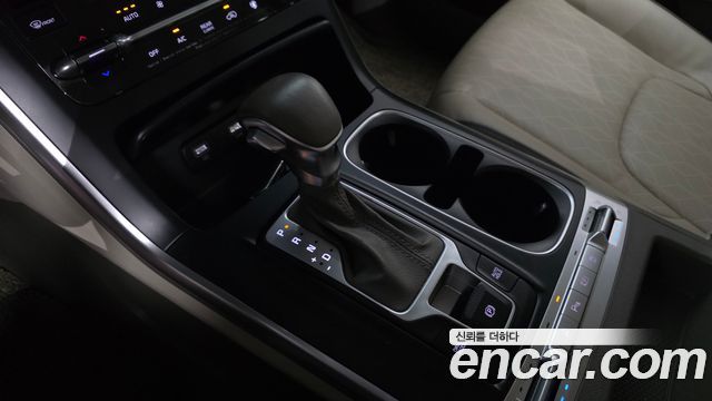 Kia Canival 2021 — photo 12