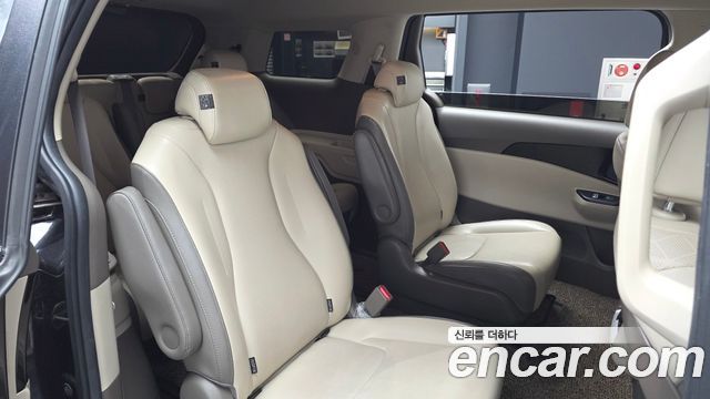 Kia Canival 2021 — photo 18