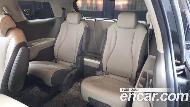 Kia Canival 2021 — photo 19