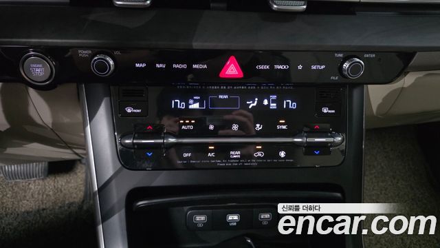 Kia Canival 2021 — photo 24
