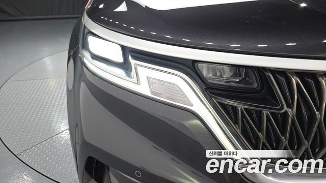 Kia Canival 2021 — photo 8