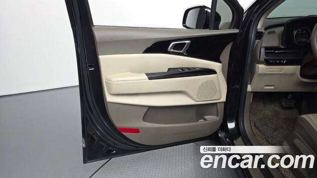 Kia Canival 2021 — photo 14