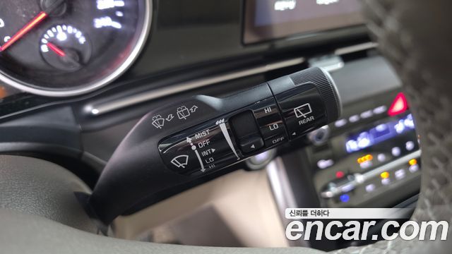 Kia Canival 2021 — photo 31