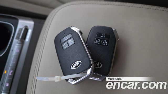 Kia Canival 2021 — photo 32