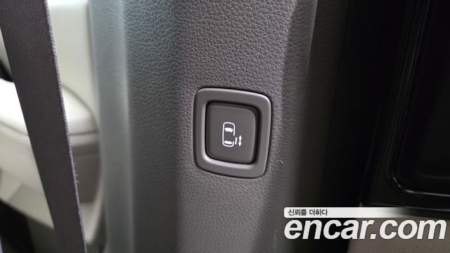 Kia Canival 2021 — photo 34