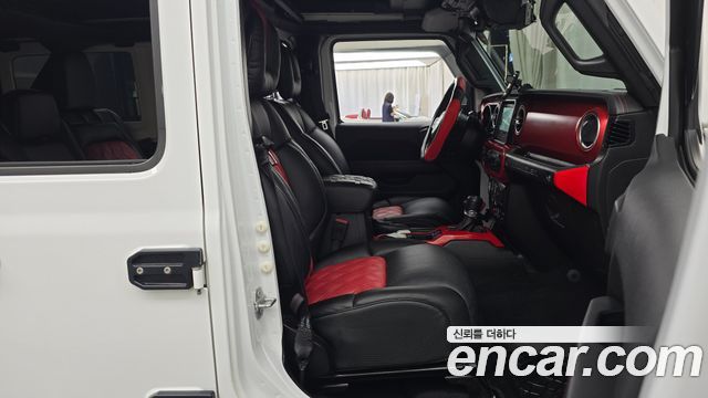 Jeep Wrangler 2022 — photo 16
