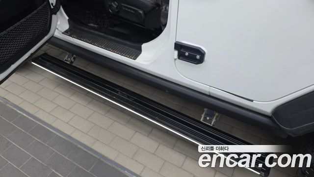 Jeep Wrangler 2022 — photo 28