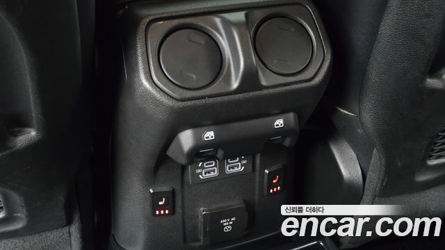 Jeep Wrangler 2022 — photo 30