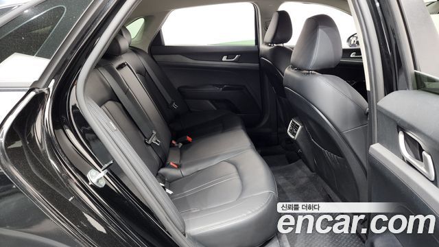 Kia K5 2022 — photo 17