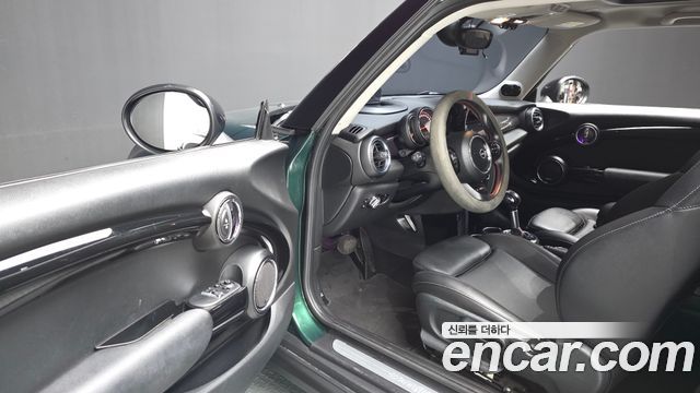Mini Cooper 2019 — photo 13