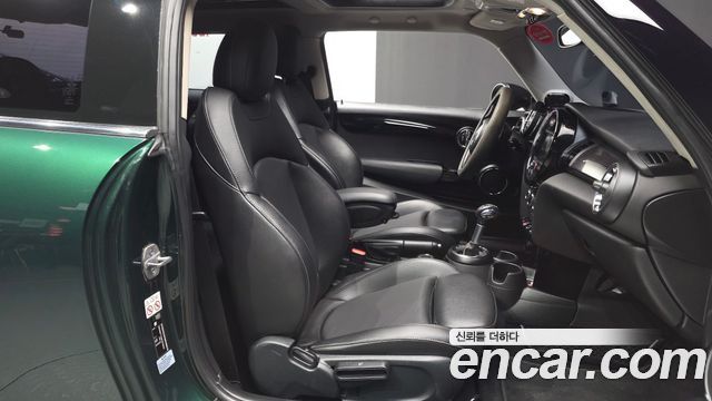 Mini Cooper 2019 — photo 17