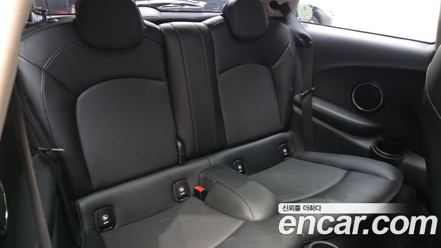 Mini Cooper 2019 — photo 18